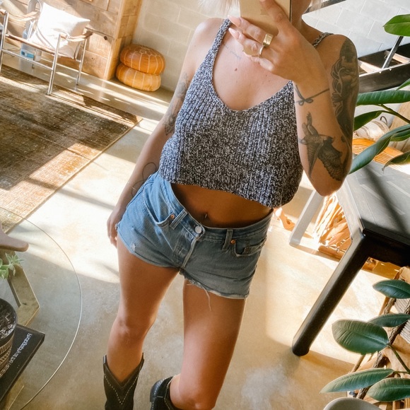 TALULA BLACK & WHITE KNIT CROPPED TANK - Picture 6 of 8